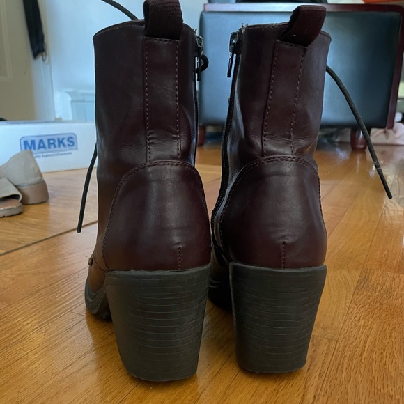 forever21 maroon chunky platform lace up heeled boots - Picture 3 of 8